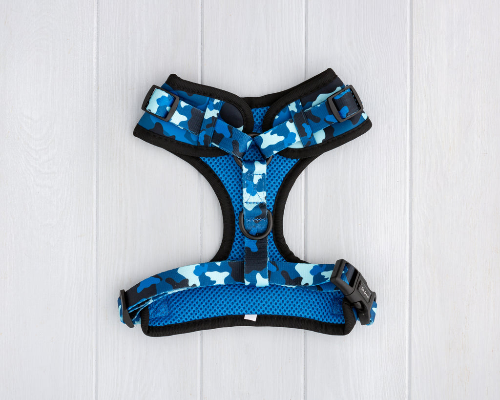 Blue cammo print dog and cat adjustable harness back