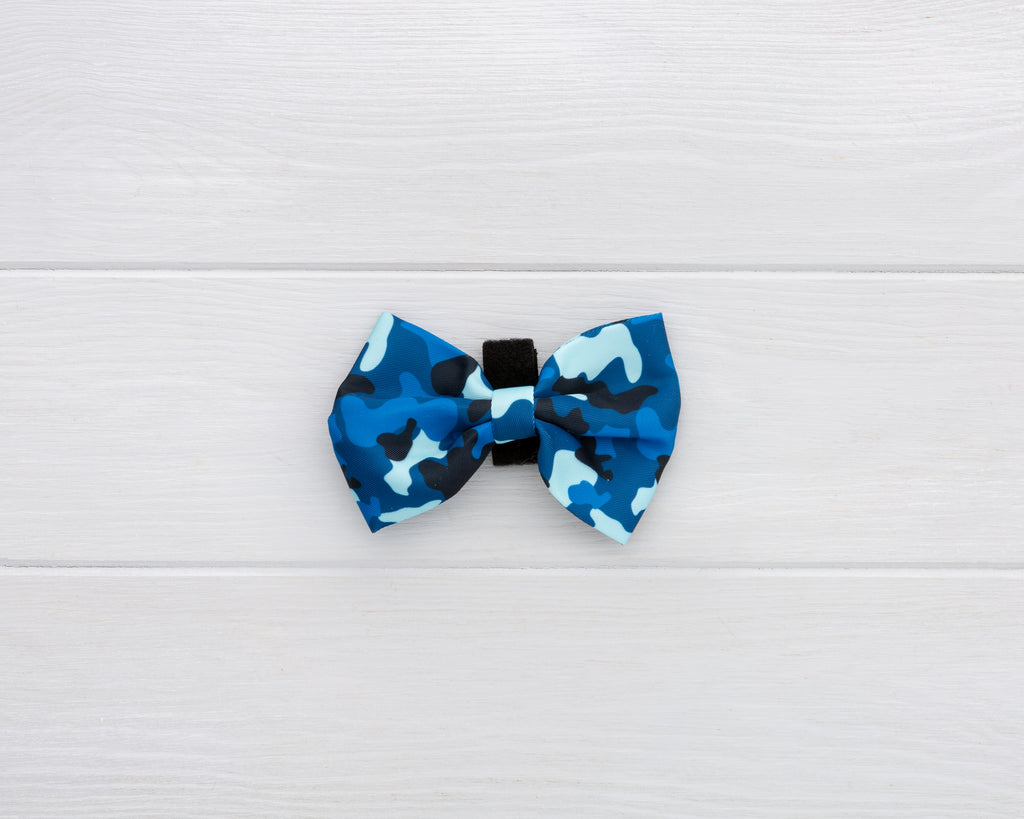 Blue cammo print dog and cat bow-tie
