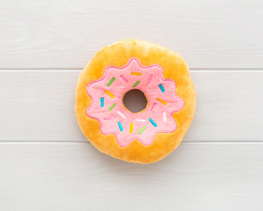 Lil Zoomi dog and cat donut squeaky toy pink